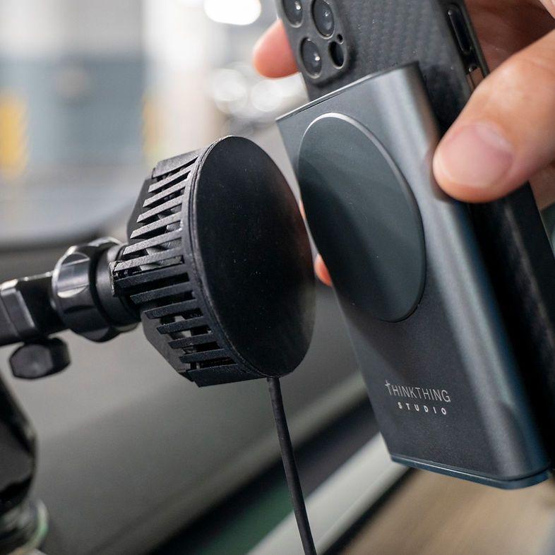 Thinkthing 磁吸散熱車用充電器 MagSafe 磁吸無線 15W 18Ｗ快充充電器 充電盤散熱電競手遊充電-細節圖5