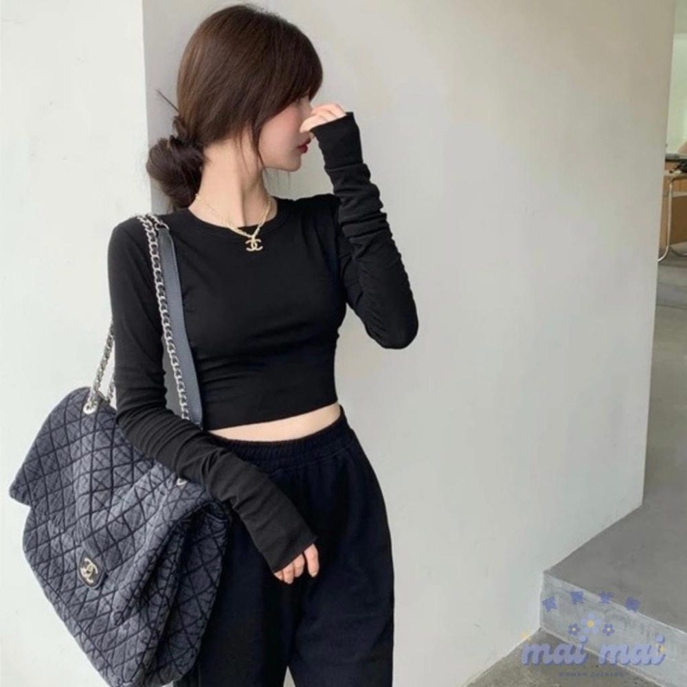 【買買女裝】台灣現貨🚚彈性合身顯瘦 長袖素色上衣 高腰圓領短版露臍長袖T恤 高級灰 緊身上衣 打底衣 長袖【W329#】-細節圖5