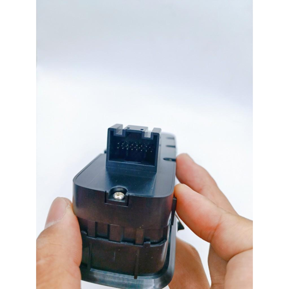 PORSCHE 保時捷 PANAMERA CAYENNE 電動窗開關 車窗按鍵 總成 駕駛座 中控 主控 按鈕 全新品-細節圖6