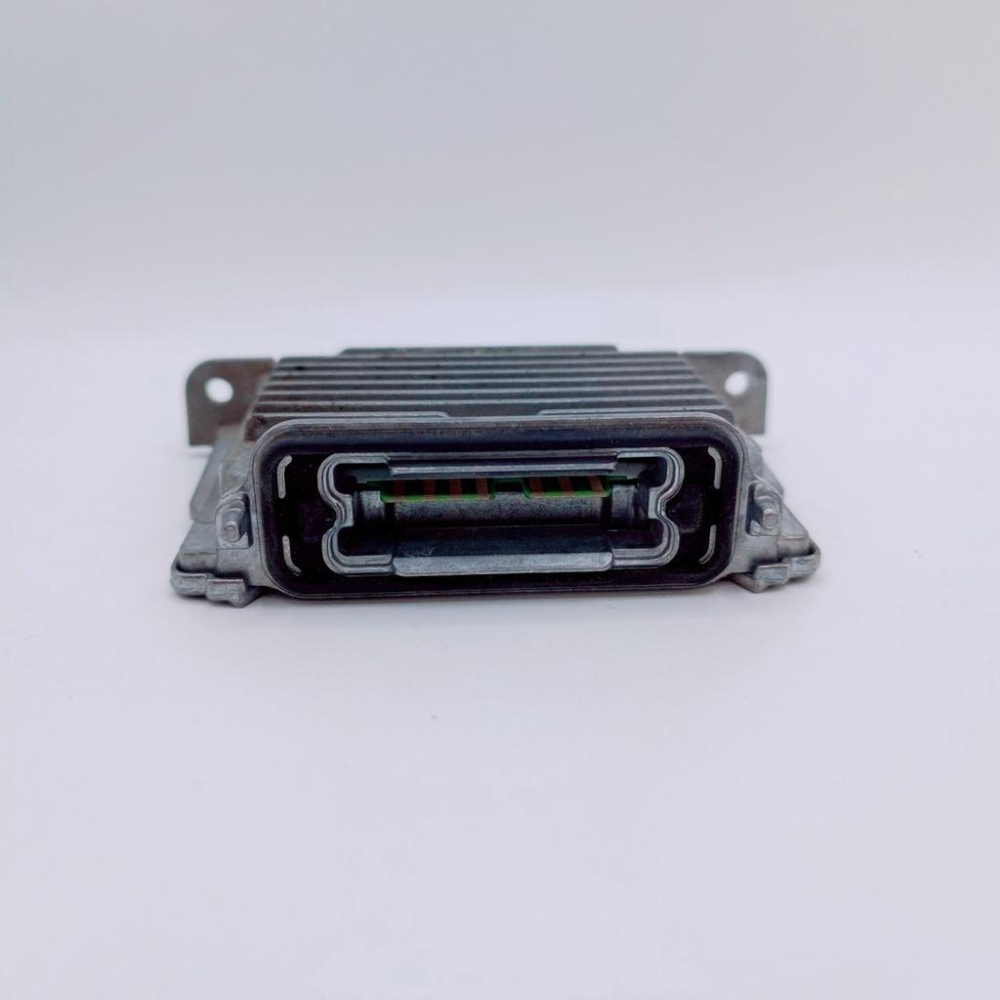 VOLVO 富豪 XC60 S80 XC90 S60 V60  VALEO 法國 原廠 HID 安定器 穩壓器 D3-細節圖3