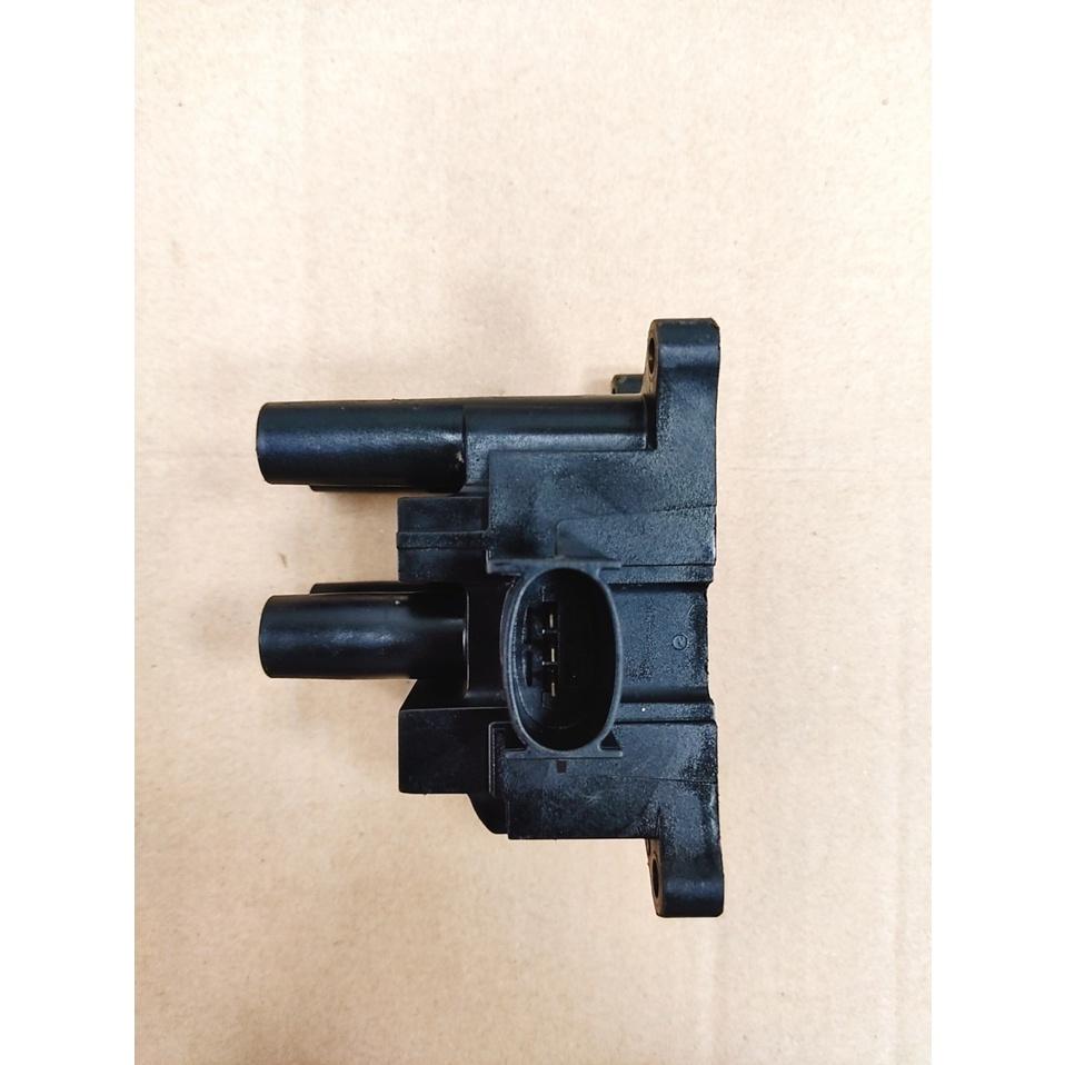 FORD 福特 FOCUS MK1/MONDEO/ESCAPE2.0 原廠外匯考耳高壓點火線圈 988F12029AC-細節圖2