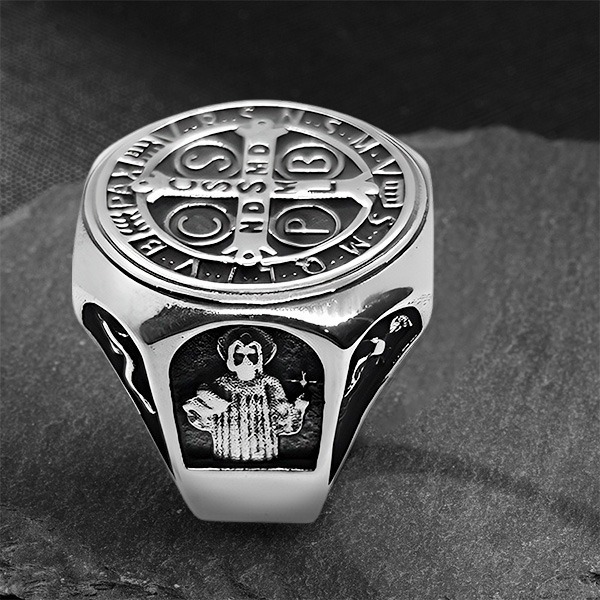 《 QBOX 》FASHION 飾品【RBR8-1047】精緻個性復古圓形驅魔十字架鑄造鈦鋼戒指/戒環-細節圖6