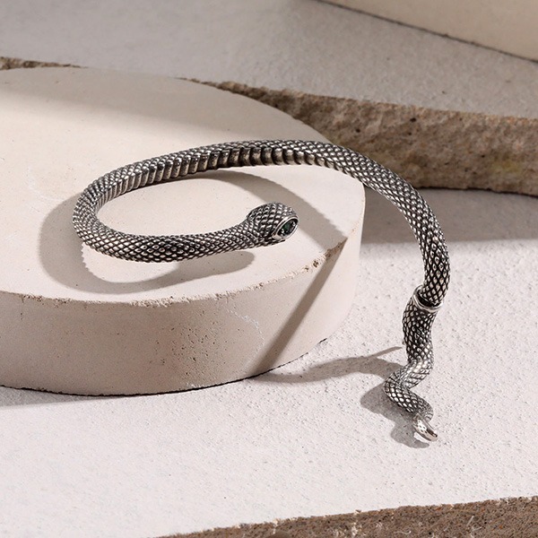 《 QBOX 》FASHION 飾品【GED786】精緻個性復古綠眼立體蛇行環繞鑄造鈦鋼耳環/耳飾(左耳)-細節圖4