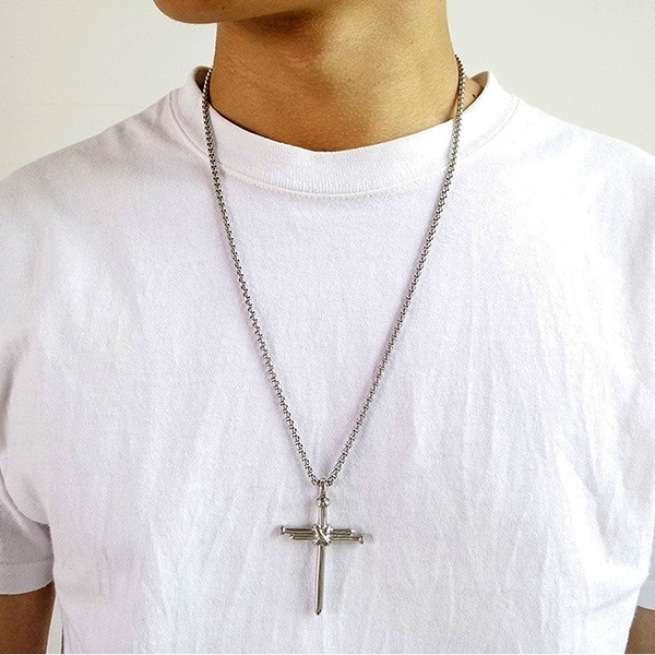 《 QBOX 》FASHION 飾品【C100N1258】精緻個性復古釘子十字架鈦鋼墬子項鍊/掛飾(三色)-細節圖8