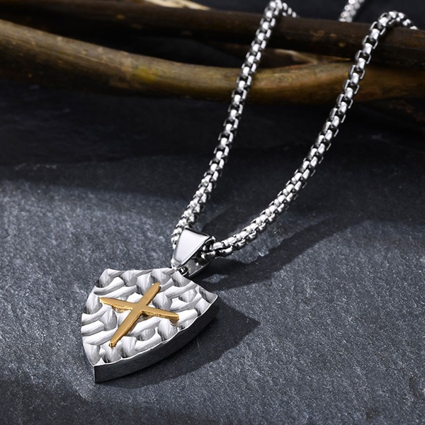 《QBOX 》FASHION 飾品【CPN-2087】精緻個性鑿紋金色十字架盾牌鑄造鈦鋼墬子項鍊/掛飾-細節圖4