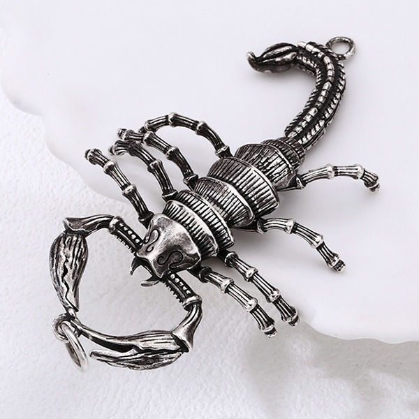 《 QBOX 》FASHION 飾品【TSC41125】精緻個性復古立體蠍子S925純銀墬子/泰銀吊墜-細節圖3