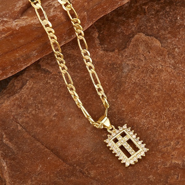 《QBOX 》FASHION 飾品【OKX722】精緻百搭復古金色方形鏤空鋯石十字架銅墬子項鍊/鎖骨鍊-細節圖6