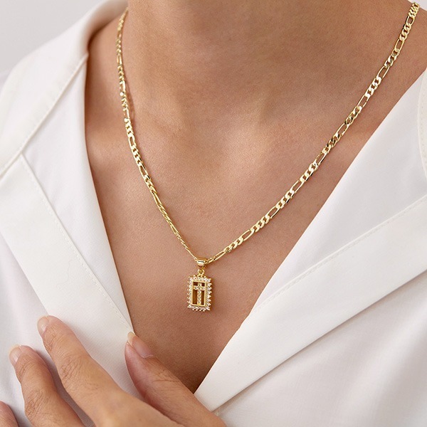 《QBOX 》FASHION 飾品【OKX722】精緻百搭復古金色方形鏤空鋯石十字架銅墬子項鍊/鎖骨鍊-細節圖8