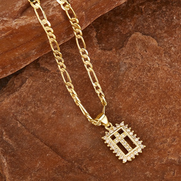 《QBOX 》FASHION 飾品【OKX722】精緻百搭復古金色方形鏤空鋯石十字架銅墬子項鍊/鎖骨鍊-細節圖6