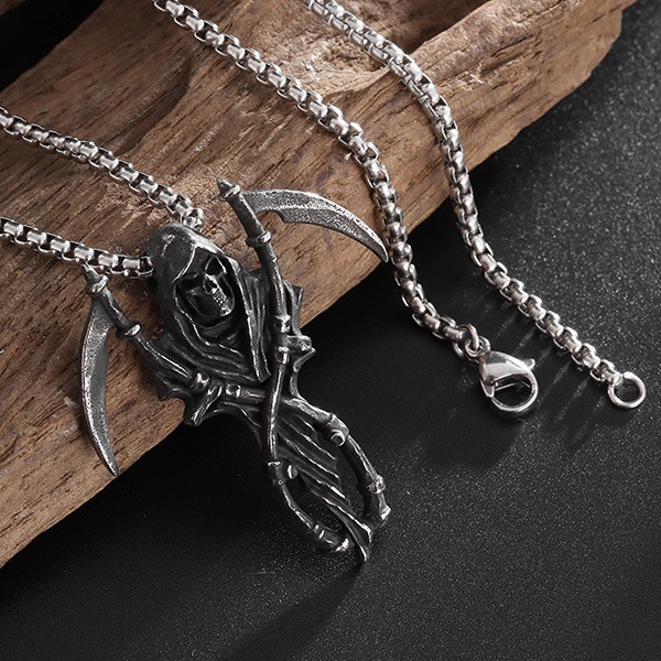 《 QBOX 》FASHION 飾品【CBP8-812】 精緻個性復古骷顱頭死神鐮刀鑄造鈦鋼墬子項鍊/掛飾-細節圖5