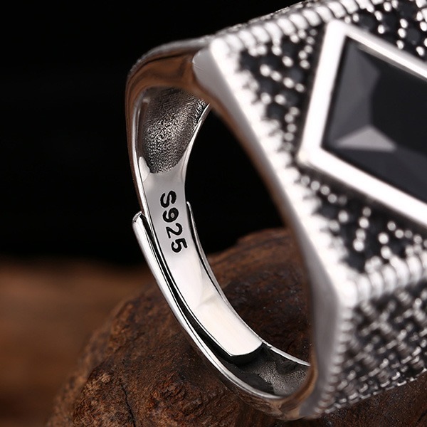 《 QBOX 》FASHION 飾品【TSR4112299】精緻個性寬版方形菱形黑鋯石純銀戒指/開口戒指-細節圖8