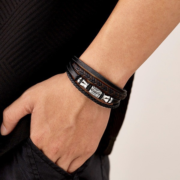 《 QBOX 》FASHION 飾品【O24N1607】精緻個性北歐符文鈦鋼圈多層次編織皮革手鍊/手環-細節圖10