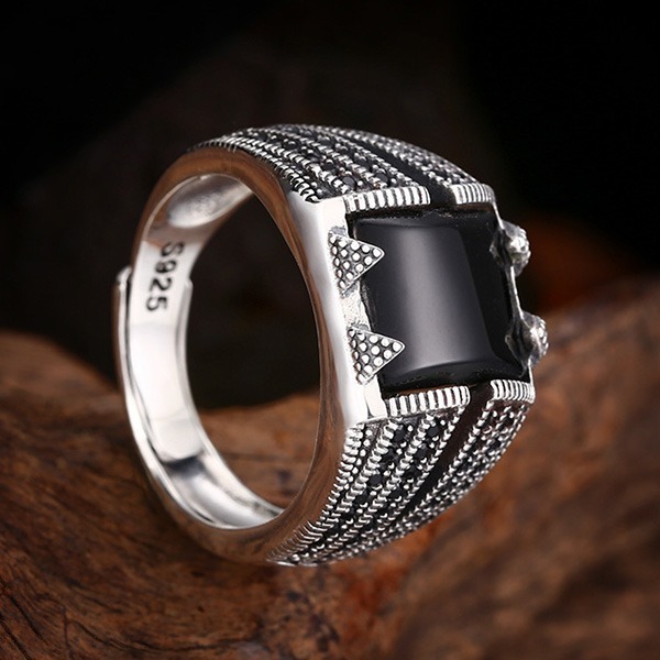 《 QBOX 》FASHION 飾品【TSR4125100】精緻個性復古方形黑瑪瑙邊鑽S925純銀戒指/開口戒指-細節圖6