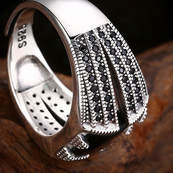 《 QBOX 》FASHION 飾品【TSR4125100】精緻個性復古方形黑瑪瑙邊鑽S925純銀戒指/開口戒指-細節圖7