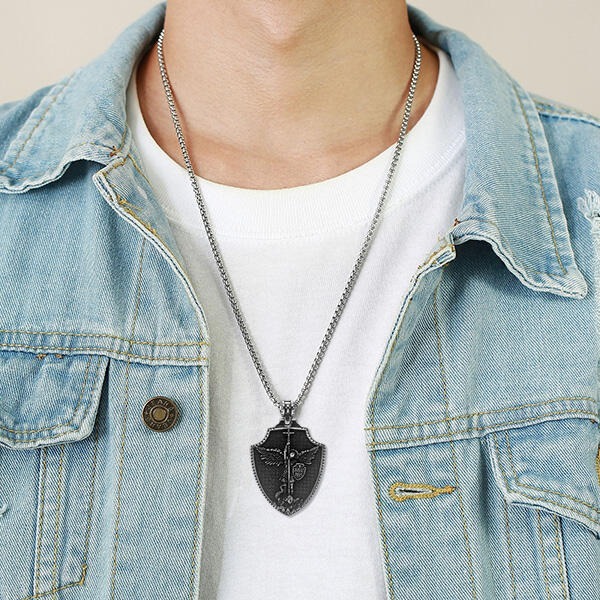 《QBOX 》FASHION 飾品【CBP8-1085】精緻個性復古天使十字架盾牌鈦鋼墬子項鍊/掛飾-細節圖9