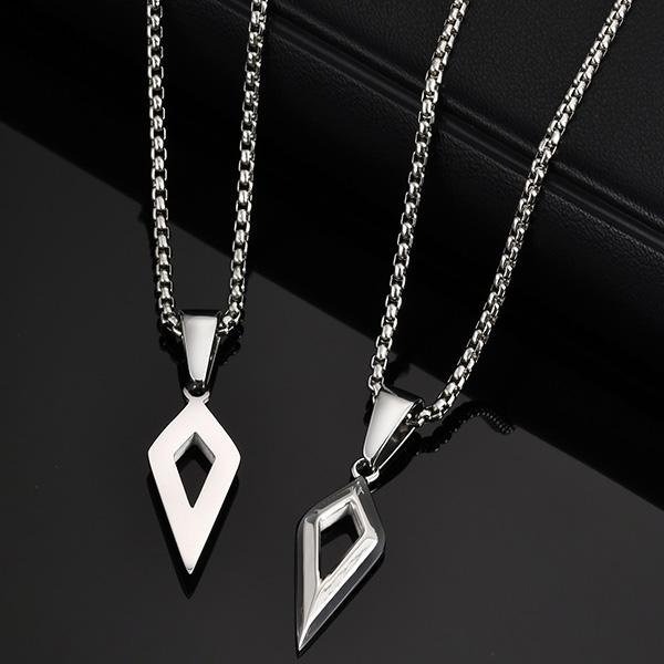 《 QBOX 》FASHION 飾品【CPN-2170】精緻個性鋒芒棱境・菱角箭簇鈦鋼墬子項鍊/掛飾-細節圖4