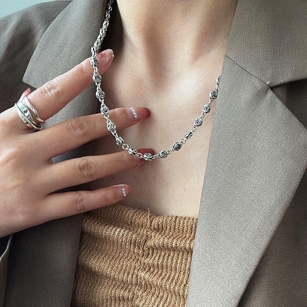 《 QBOX 》FASHION 飾品【TSN25625428】精緻個性復古骷顱頭玫瑰花誓約扣環S925純銀項鍊-細節圖8