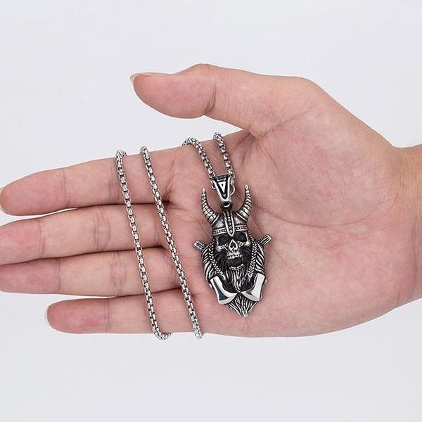《 QBOX 》FASHION 飾品【CLHP170】精緻個性北歐海盜狂戰士骷顱頭鑄造鈦鋼墬子項鍊/掛飾-細節圖6