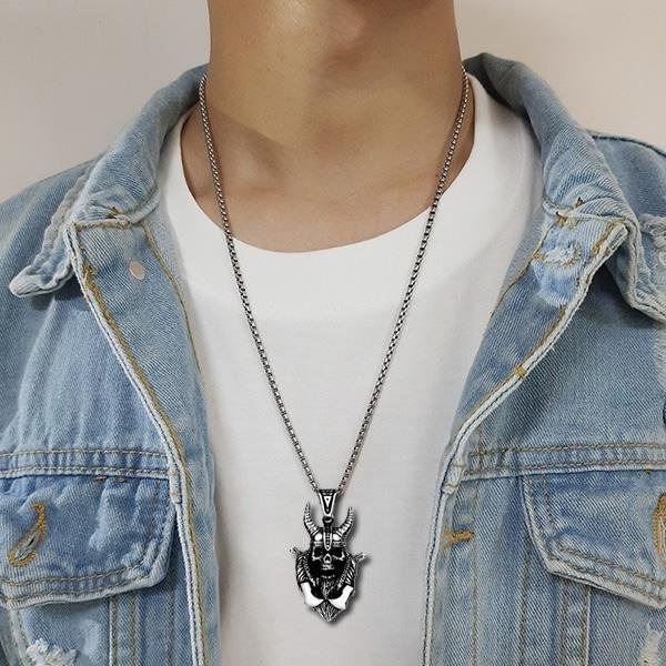 《 QBOX 》FASHION 飾品【CLHP170】精緻個性北歐海盜狂戰士骷顱頭鑄造鈦鋼墬子項鍊/掛飾-細節圖7