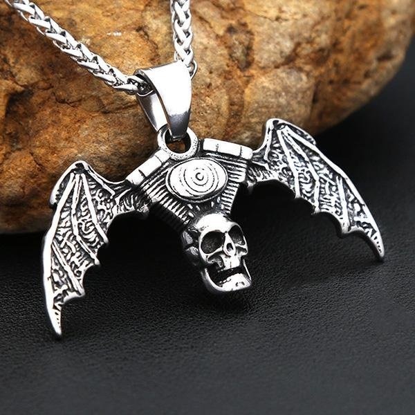 《 QBOX 》FASHION 飾品【CBP8-1162】精緻個性復古龐克風蝙蝠骷顱頭引擎鑄造鈦鋼墬子項鍊/掛飾-細節圖5