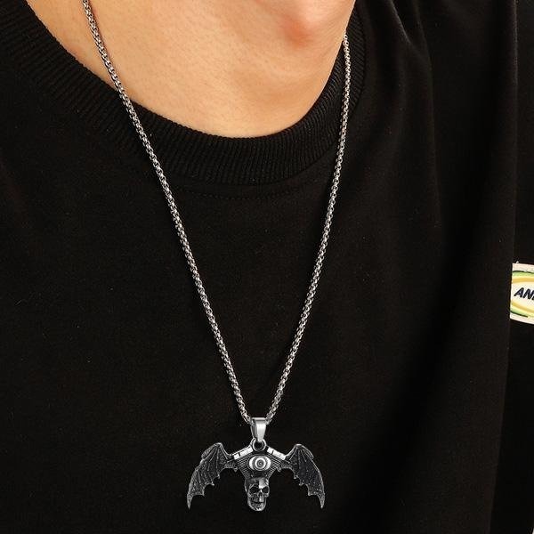 《 QBOX 》FASHION 飾品【CBP8-1162】精緻個性復古龐克風蝙蝠骷顱頭引擎鑄造鈦鋼墬子項鍊/掛飾-細節圖8