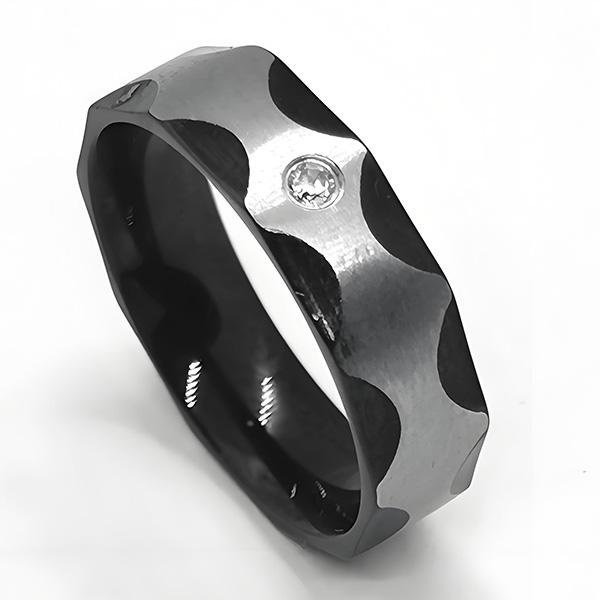 《 QBOX 》FASHION 飾品【R25061921】精緻個性暗夜棱光鑲鑽鈦鋼戒指/戒環-細節圖6