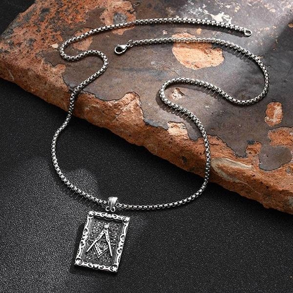 《 QBOX 》FASHION 飾品【CPN-2156】精緻個性復古共濟會標誌方牌鑄造鈦鋼墬子項鍊/掛飾-細節圖4