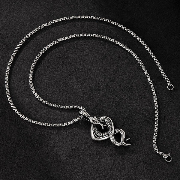 《 QBOX 》FASHION 飾品【C25N2635】精緻個性復古潮流靈蛇幻影鈦鋼墬子項鍊/掛飾-細節圖6