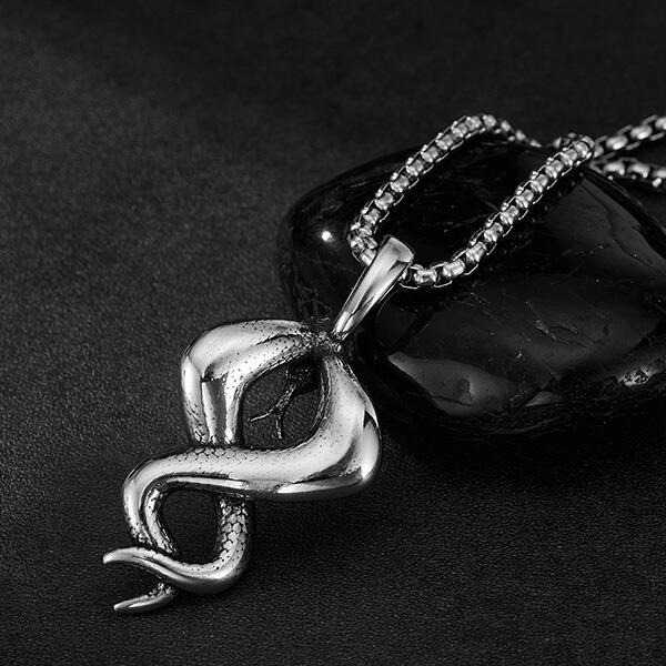 《 QBOX 》FASHION 飾品【C25N2635】精緻個性復古潮流靈蛇幻影鈦鋼墬子項鍊/掛飾-細節圖7