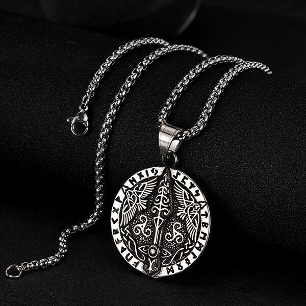 《 QBOX 》FASHION 飾品【C25N2631】精緻個性復古圓形維京符文烏鴉圖騰鈦鋼墬子項鍊/掛飾-細節圖3