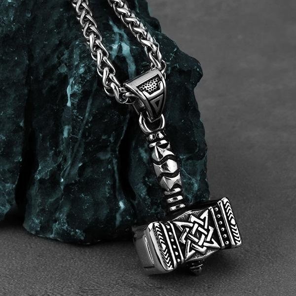 《 QBOX 》FASHION 飾品【CBP8-482】精緻個性復古維京符文之錘鑄造鈦鋼墬子項鍊/掛飾-細節圖4