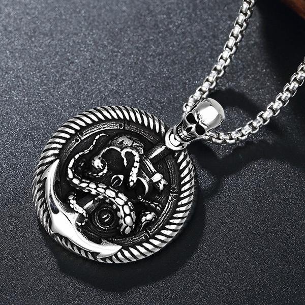 《 QBOX 》FASHION 飾品【CLHP209】精緻個性復古骷髏頭章魚圓形船錨鑄造鈦鋼墬子項鍊/掛飾-細節圖4