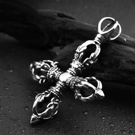 《 QBOX 》FASHION 飾品【CBP8-078】精緻個性宗教十字金剛杵鑄造鈦鋼墬子項鍊/掛飾-細節圖3