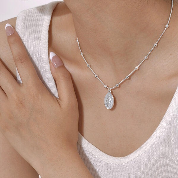 《 QBOX 》FASHION 飾品【GNC-2095】 精緻個性宗教浮雕聖母瑪利亞橢圓牌鈦鋼墬子項鍊/蛇骨鍊-細節圖8