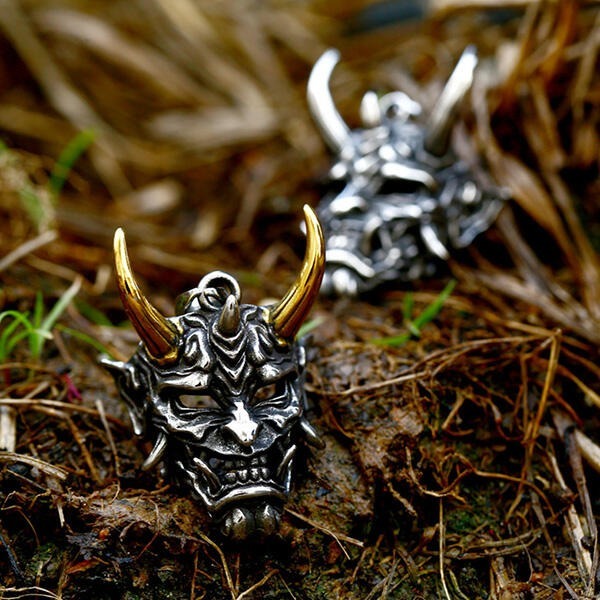 《 QBOX 》FASHION 飾品【CBP8-890】精緻個性般若鬼面具鈦鋼墬子項鍊/掛飾-細節圖3