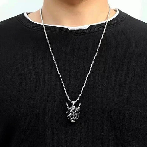 《 QBOX 》FASHION 飾品【CBP8-890】精緻個性般若鬼面具鈦鋼墬子項鍊/掛飾-細節圖6