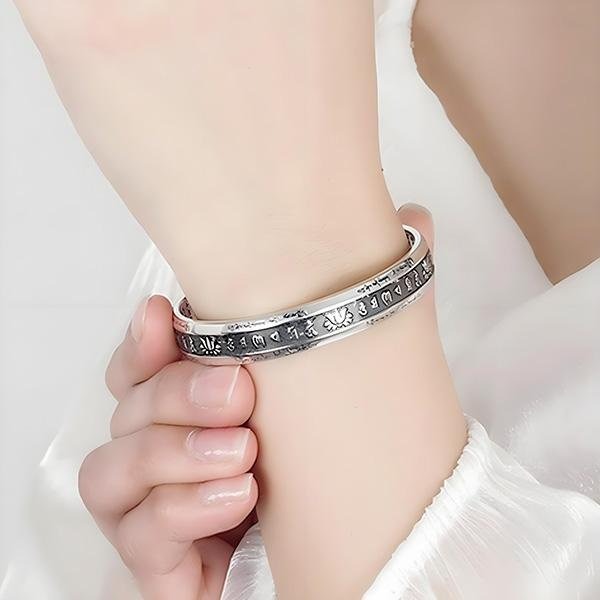 《 QBOX 》FASHION 飾品【BSB5615】精致個性復古六字真言蓮花心經S999足銀手鐲/泰銀手環-細節圖8