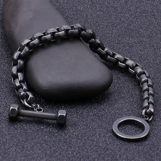 《 QBOX 》FASHION 飾品【BK110097】 精緻個性歐美復古黑健身啞鈴環扣鑄造鈦鋼手鍊/手環-細節圖3