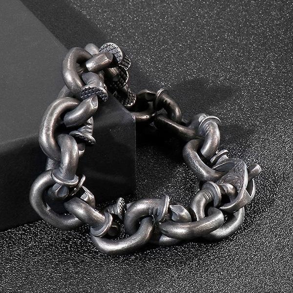 《QBOX 》FASHION 飾品【BK126373】 個性精工復古釘子彎鉤設計雕花環扣鑄造鈦鋼手鍊/手環-細節圖6