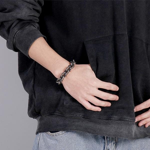 《QBOX 》FASHION 飾品【BK126373】 個性精工復古釘子彎鉤設計雕花環扣鑄造鈦鋼手鍊/手環-細節圖9