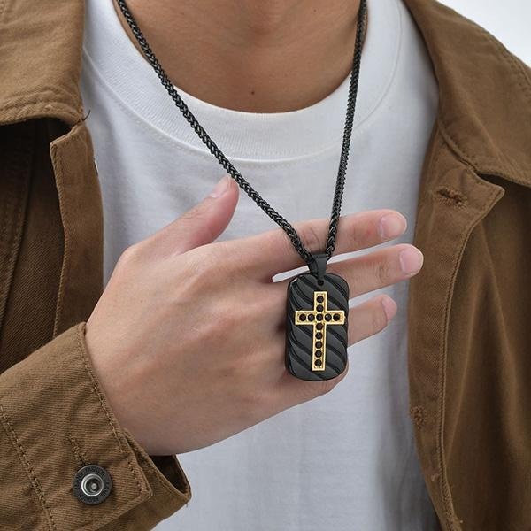 《 QBOX 》FASHION 飾品【GNC-1877】精緻個性黑色波浪紋軍牌金色鑲鑽十字架鈦鋼墬子項鍊/掛飾-細節圖9