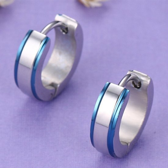 《QBOX 》FASHION 飾品【EEH-125】精緻個性歐美簡約邊間藍色鈦鋼環扣式耳環-細節圖4