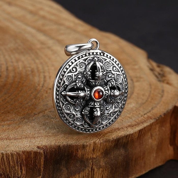 《 QBOX 》FASHION 飾品【TBC565108】精緻個性復古圓形雕花鑲石金剛杵護身符S925純銀墬子項鍊/掛飾-細節圖4