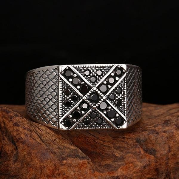 《 QBOX 》FASHION 飾品【TBR56372】精緻個性復古方形黑鑽交叉格紋S925純銀戒指/開口戒指-細節圖4