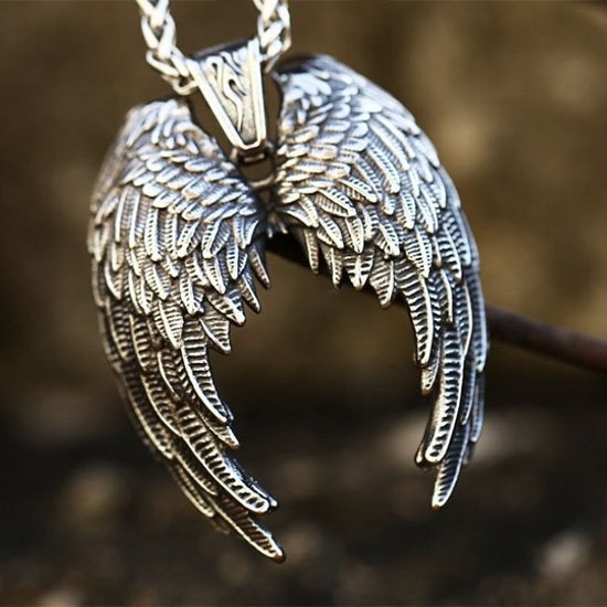 《QBOX 》FASHION 飾品【CLHP206】精緻個性「黯夜守護」天使羽翼翅膀鈦鋼墬子項鍊/掛飾-細節圖3