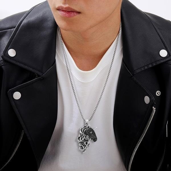 《QBOX 》FASHION 飾品【CBP8-107】精緻個性暗黑風獨角獸獨角馬駒鈦鋼墬子項鍊/掛飾-細節圖7