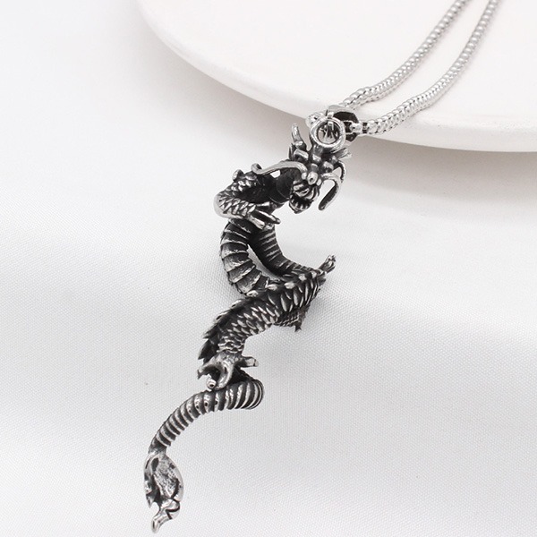 《QBOX 》FASHION 飾品【CBP8-534】精緻個性精雕立體「逆鱗」東方神龍鈦鋼墬子項鍊/掛飾-細節圖6