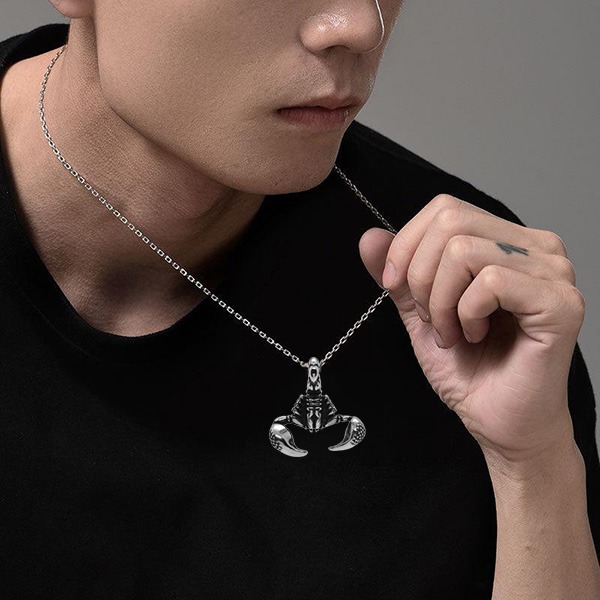 《QBOX 》FASHION 飾品【CBP8-230】精緻個性「毒鉗覺醒」暗黑沙漠毒蠍子鑄造鈦鋼墬子項鍊/掛飾-細節圖7