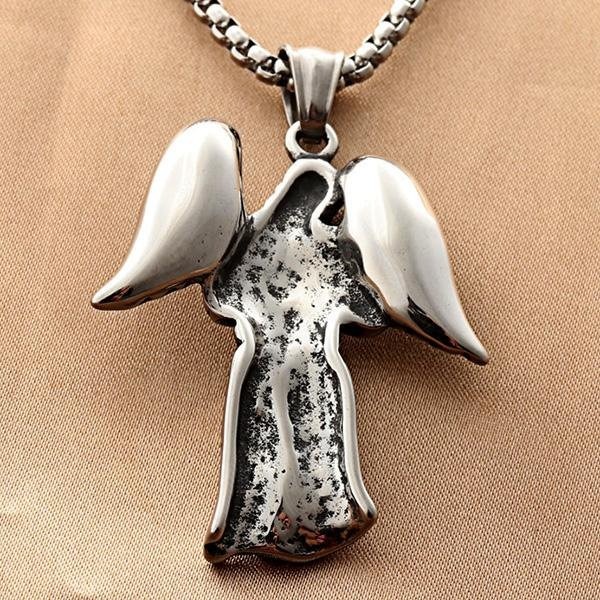 《 QBOX 》FASHION 飾品【CBP8-337】精緻個性祈禱天使翅膀女孩鈦鋼墬子項鍊/掛飾-細節圖4