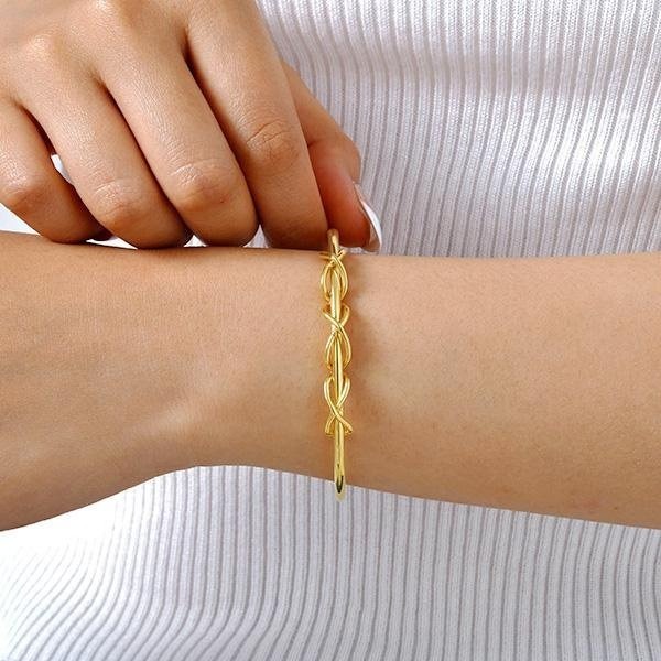 《 QBOX 》FASHION 飾品【GB-706】 精緻個性金色無限符號纏繞鈦鋼開口手鐲/手環-細節圖7